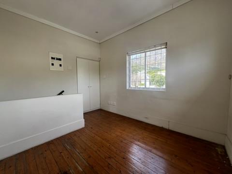 1 Bedroom Property for Sale in Vredehoek Western Cape